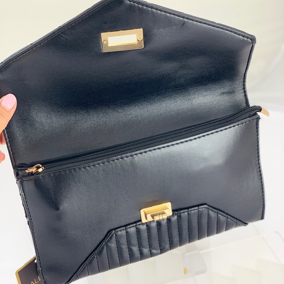 Vegan Black Clutch Converts into Crossbody Purse - Picture 4 of 8